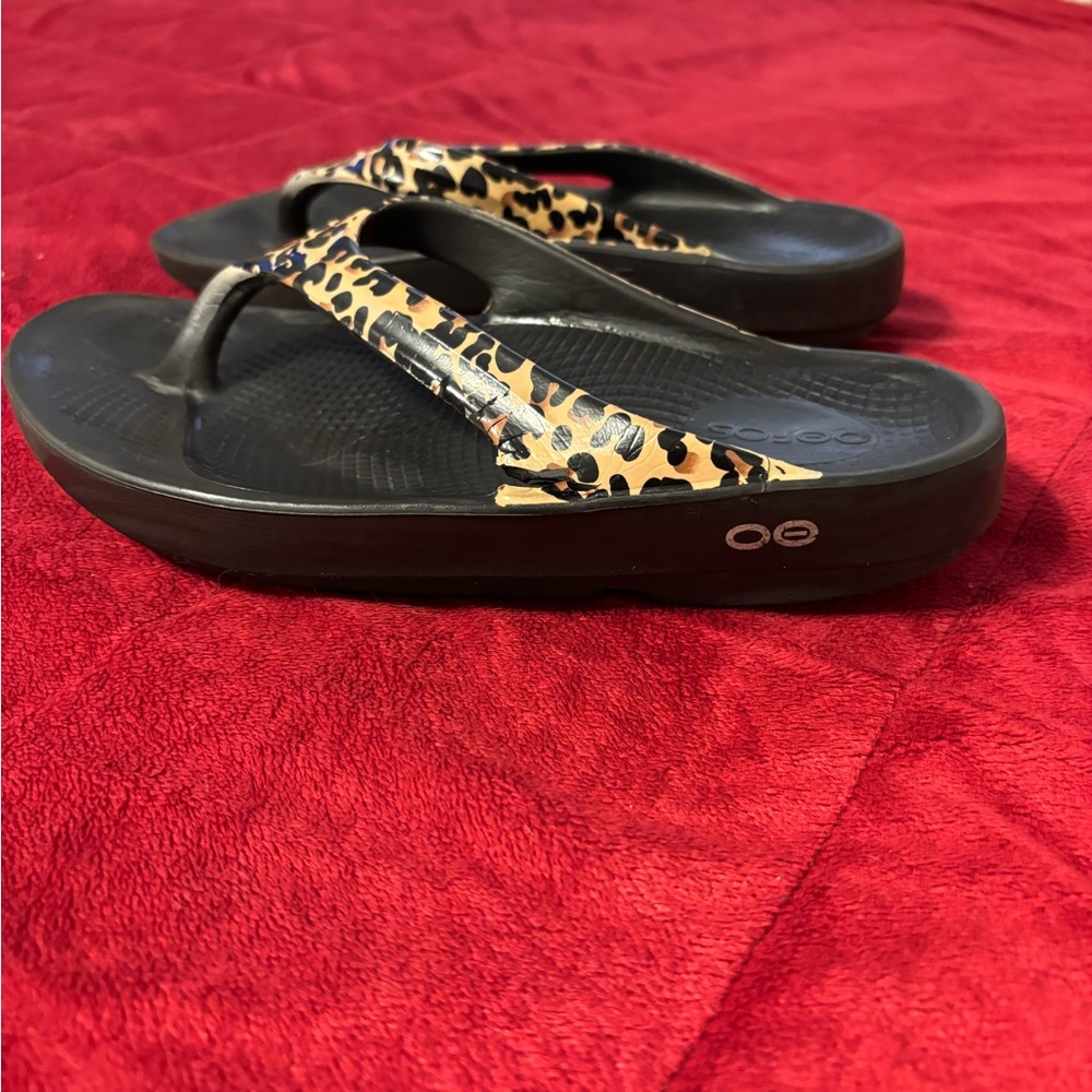 OOFOS Black Sandals with Leopard Print Strap - Picture 2 of 5